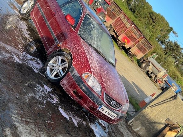 Toyota Avensis Saloon, Diesel, 2002, Red