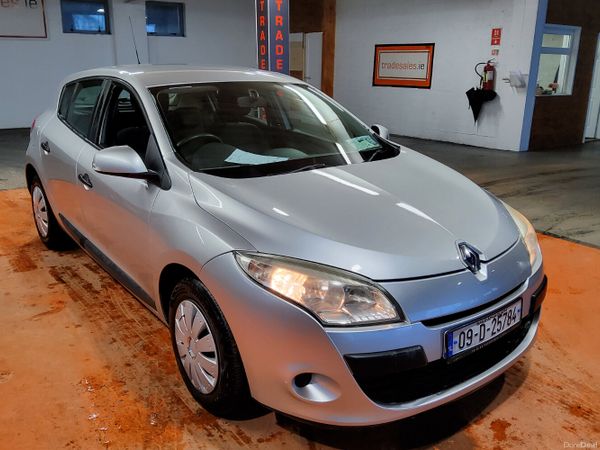 Renault Megane Hatchback, Diesel, 2009, Silver