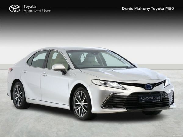 Toyota Camry Saloon, Petrol Hybrid, 2024, Silver