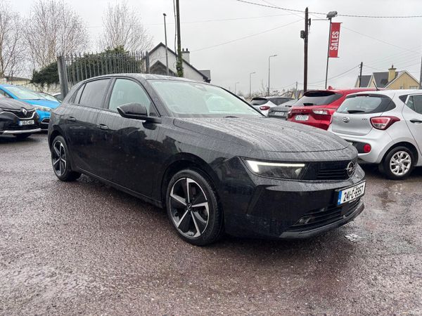 Opel Astra Hatchback, Diesel, 2024, Black