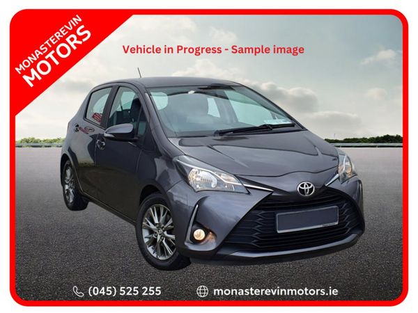 Toyota Yaris Hatchback, Petrol Hybrid, 2023, Grey