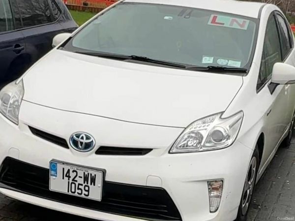 Toyota Prius Hatchback, Petrol Hybrid, 2014, White