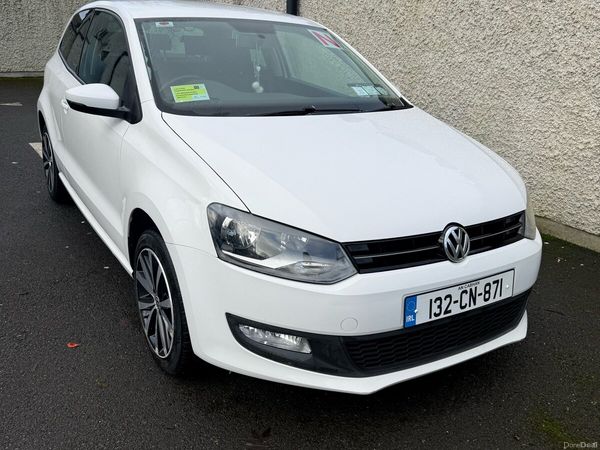Volkswagen Polo Hatchback, Petrol, 2013, White