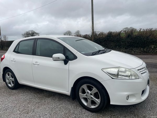 Toyota Auris Hatchback, Petrol, 2010, White