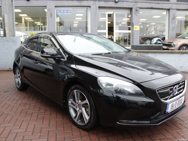 Volvo V40 Hatchback, Diesel, 2015, Black