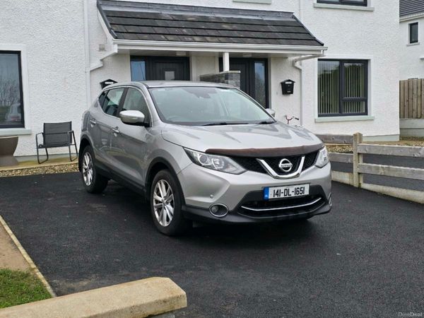 Volkswagen Touran MPV, Diesel, 2011, Silver