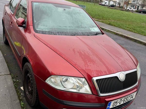 Skoda Octavia Hatchback, Petrol, 2005, Red