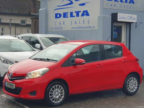 Toyota Yaris Hatchback, Petrol, 2012, Red