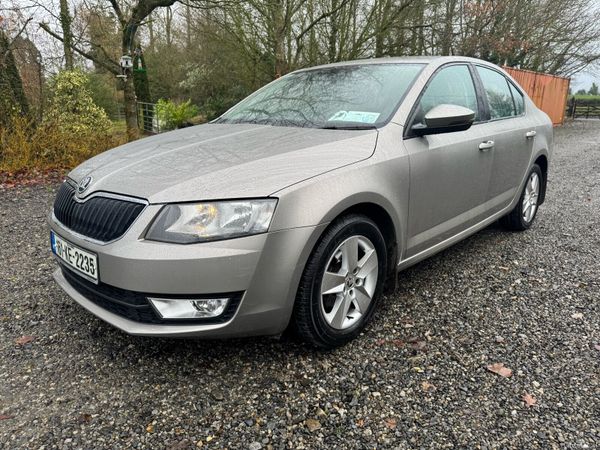 Skoda Octavia Saloon, Diesel, 2016, Beige