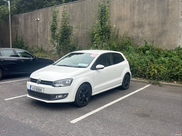 Volkswagen Polo Hatchback, Petrol, 2011, White