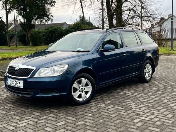 Skoda Octavia Estate, Diesel, 2012, Blue