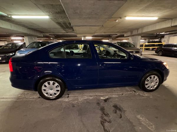 Skoda Octavia Saloon, Petrol, 2013, Blue