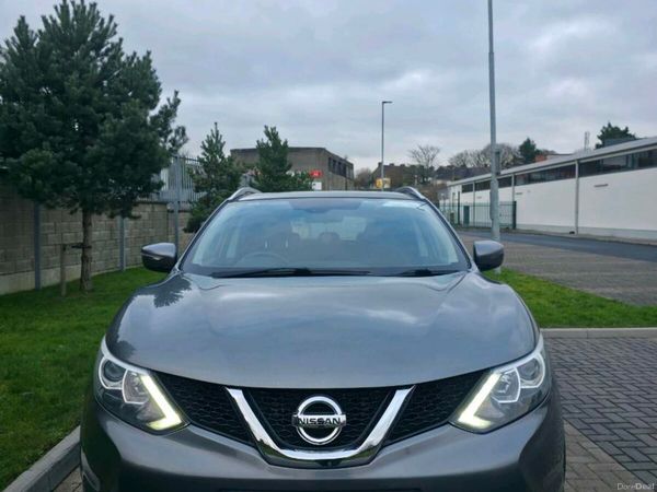 Nissan Qashqai SUV, Diesel, 2017, Grey