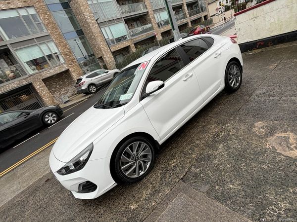 Hyundai i30 Hatchback, Petrol, 2018, White