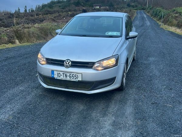 Volkswagen Polo Hatchback, Petrol, 2010, Silver