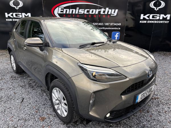 Toyota Yaris Hatchback, Petrol Hybrid, 2023, Green