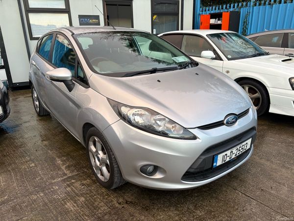 Ford Fiesta Hatchback, Petrol, 2010, Silver