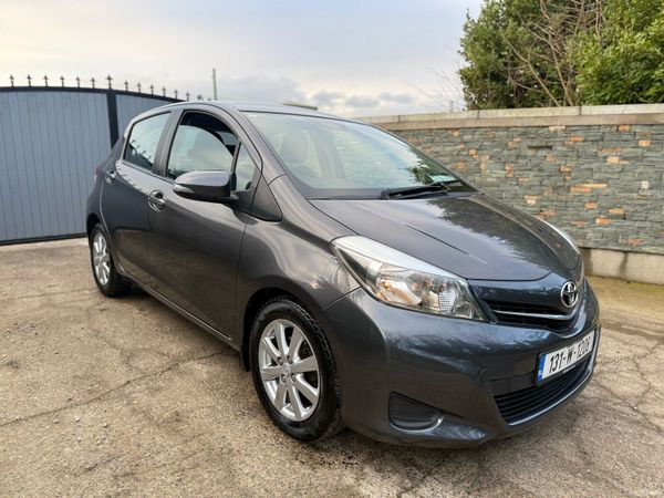 Toyota Yaris Hatchback, Diesel, 2013, Grey