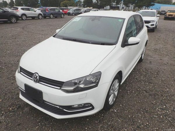Volkswagen Polo Hatchback, Petrol, 2017, White