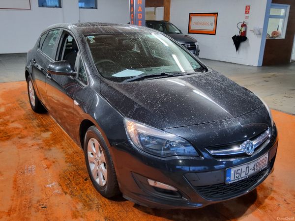 Vauxhall Astra Hatchback, Diesel, 2015, Black