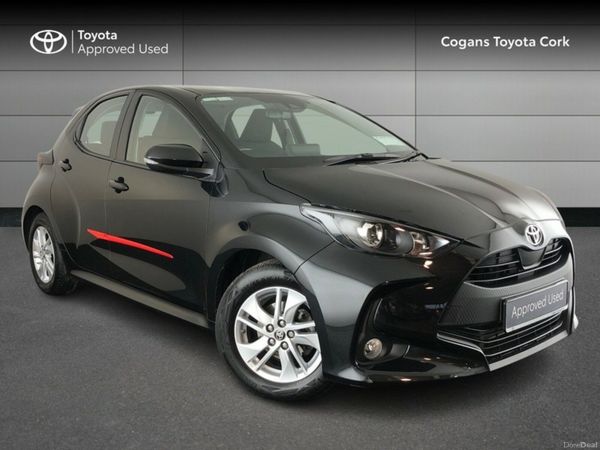 Toyota Yaris Hatchback, Petrol, 2024, Black