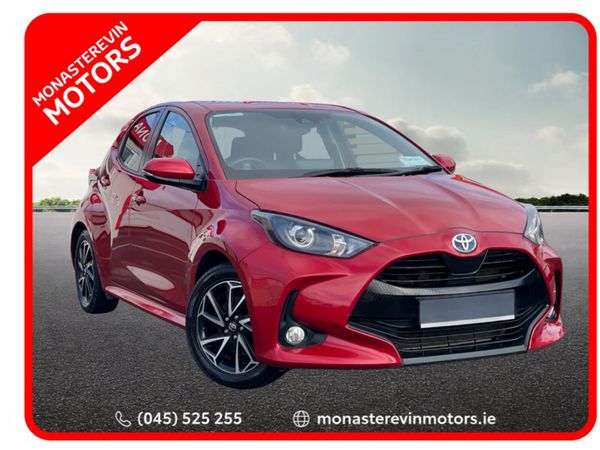 Toyota Yaris Cross Hatchback, Petrol Hybrid, 2023, Red