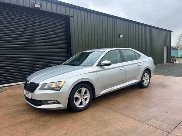 Skoda Superb Hatchback, Diesel, 2016, Silver