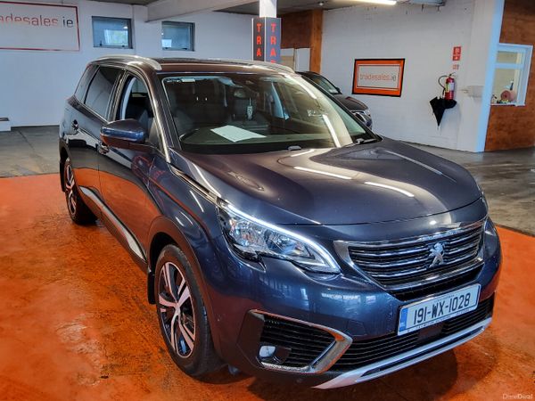 Peugeot 5008 MPV, Diesel, 2019, Blue