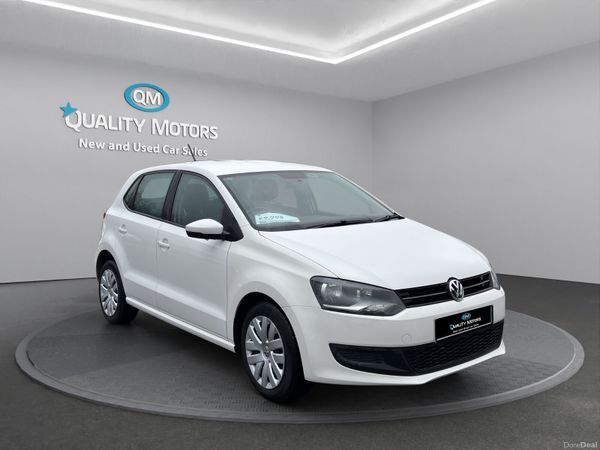 Volkswagen Polo Hatchback, Petrol, 2014, White