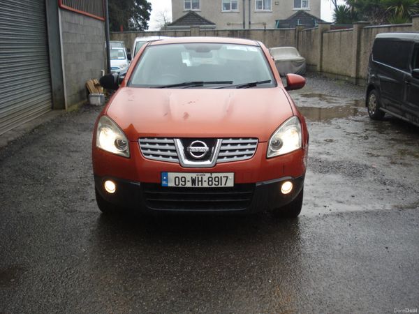 Nissan Qashqai Hatchback, Diesel, 2009, Orange