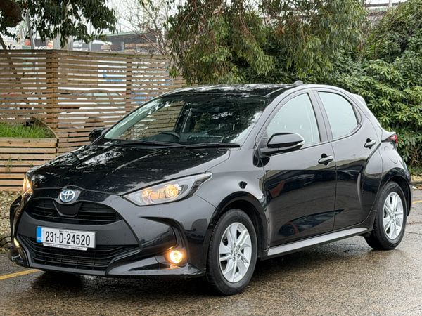 Toyota Yaris Hatchback, Petrol Hybrid, 2023, Black