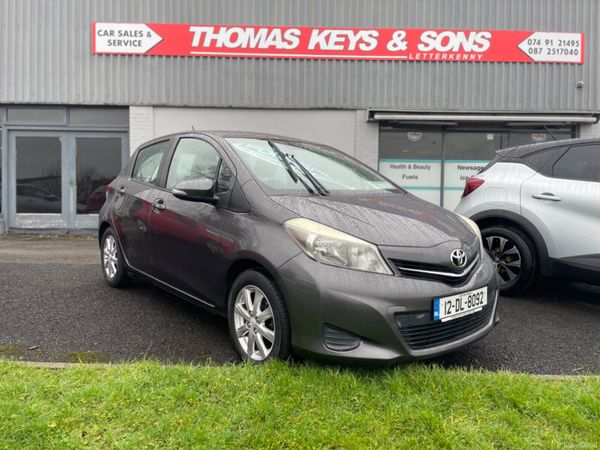Toyota Yaris Hatchback, Petrol, 2012, Grey