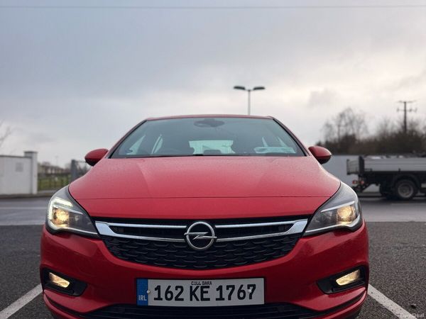 Opel Astra Hatchback, Diesel, 2016, Red