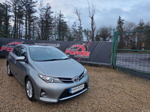 Toyota Auris Hatchback, Diesel, 2013, Grey