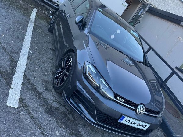 Volkswagen Golf Hatchback, Diesel, 2017, Grey