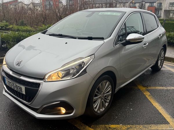 Peugeot 208 Hatchback, Petrol, 2017, Grey