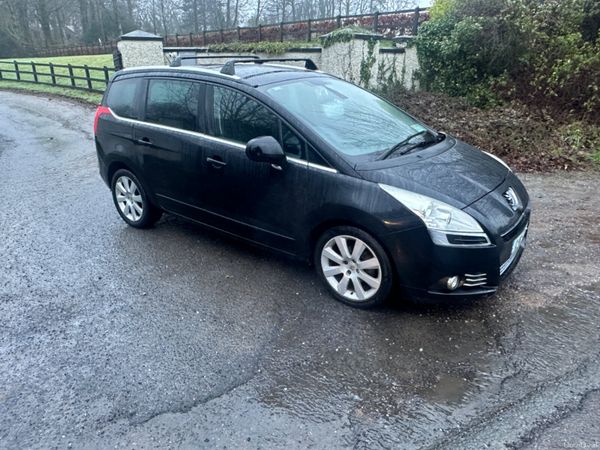 Peugeot 5008 MPV, Diesel, 2012, Black