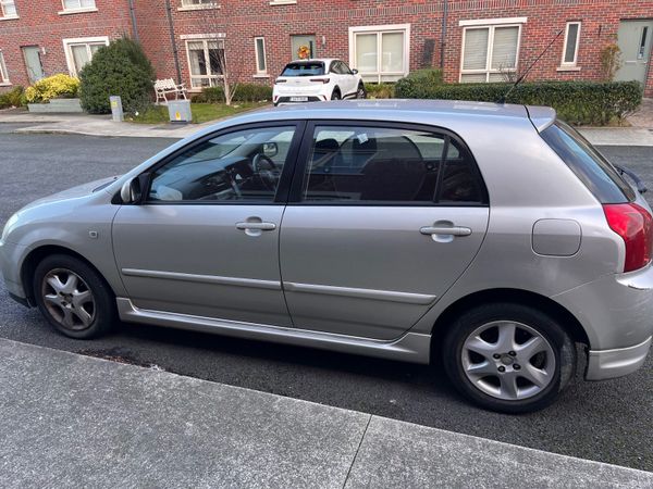 Toyota Corolla Hatchback, Petrol, 2006, Silver