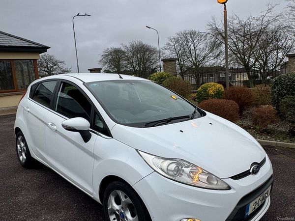 Ford Fiesta Hatchback, Diesel, 2012, White