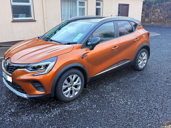 Renault Captur Hatchback, Diesel, 2021, Orange