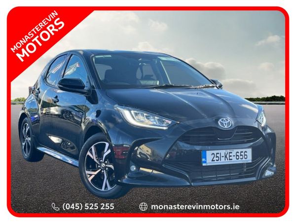 Toyota Yaris Hatchback, Petrol Hybrid, 2025, Black