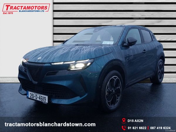 Alfa Romeo Junior Hatchback, Petrol, 2025, Blue