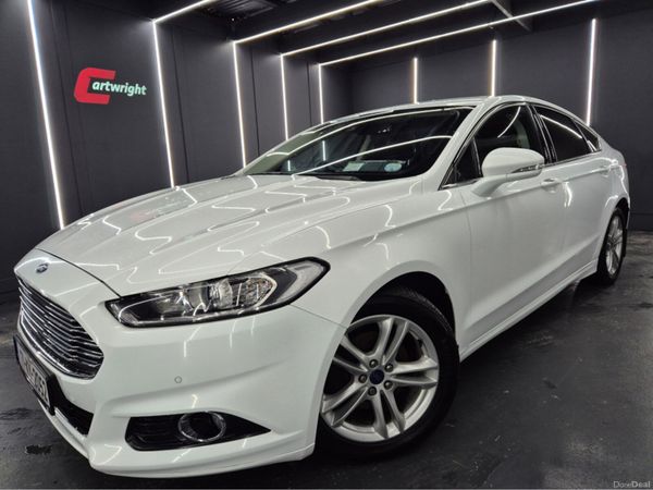 Ford Mondeo Hatchback, Diesel, 2017, White