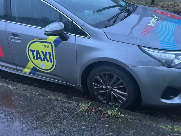 Toyota Avensis Saloon, Diesel, 2016, Grey