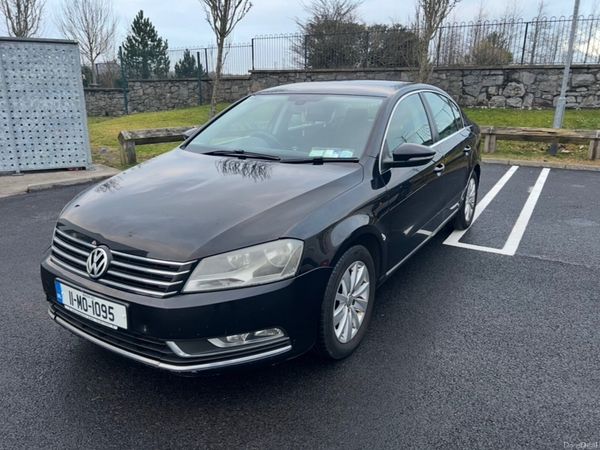 Volkswagen Passat Saloon, Diesel, 2011, Black