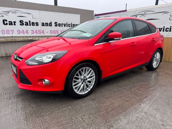 Ford Focus Hatchback, Diesel, 2014, Red