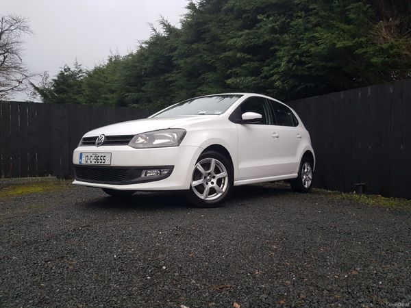 Volkswagen Polo Hatchback, Petrol, 2012, White