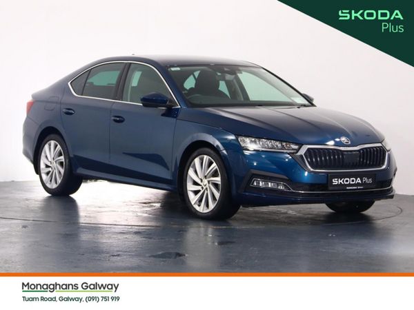 Skoda Octavia Hatchback, Petrol, 2023, Blue