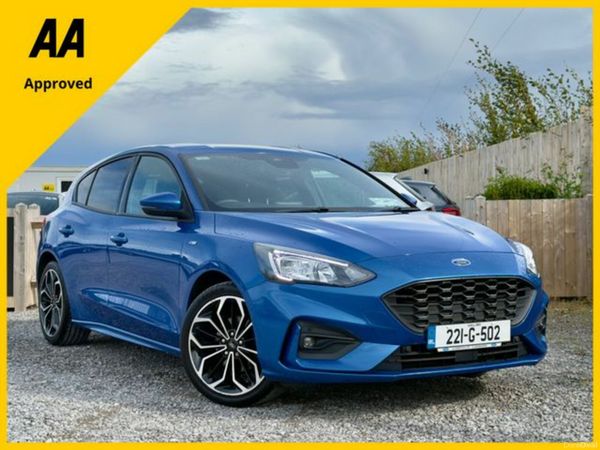 Ford Focus Hatchback, Petrol Hybrid, 2022, Blue