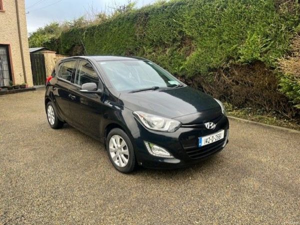 Hyundai i20 Hatchback, Petrol, 2014, Black